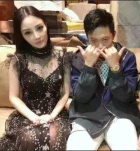 李小璐吃瓜事件,娱乐圈吃瓜事件背后的真相揭秘