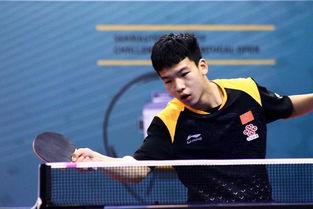 赵子豪吃瓜喝水